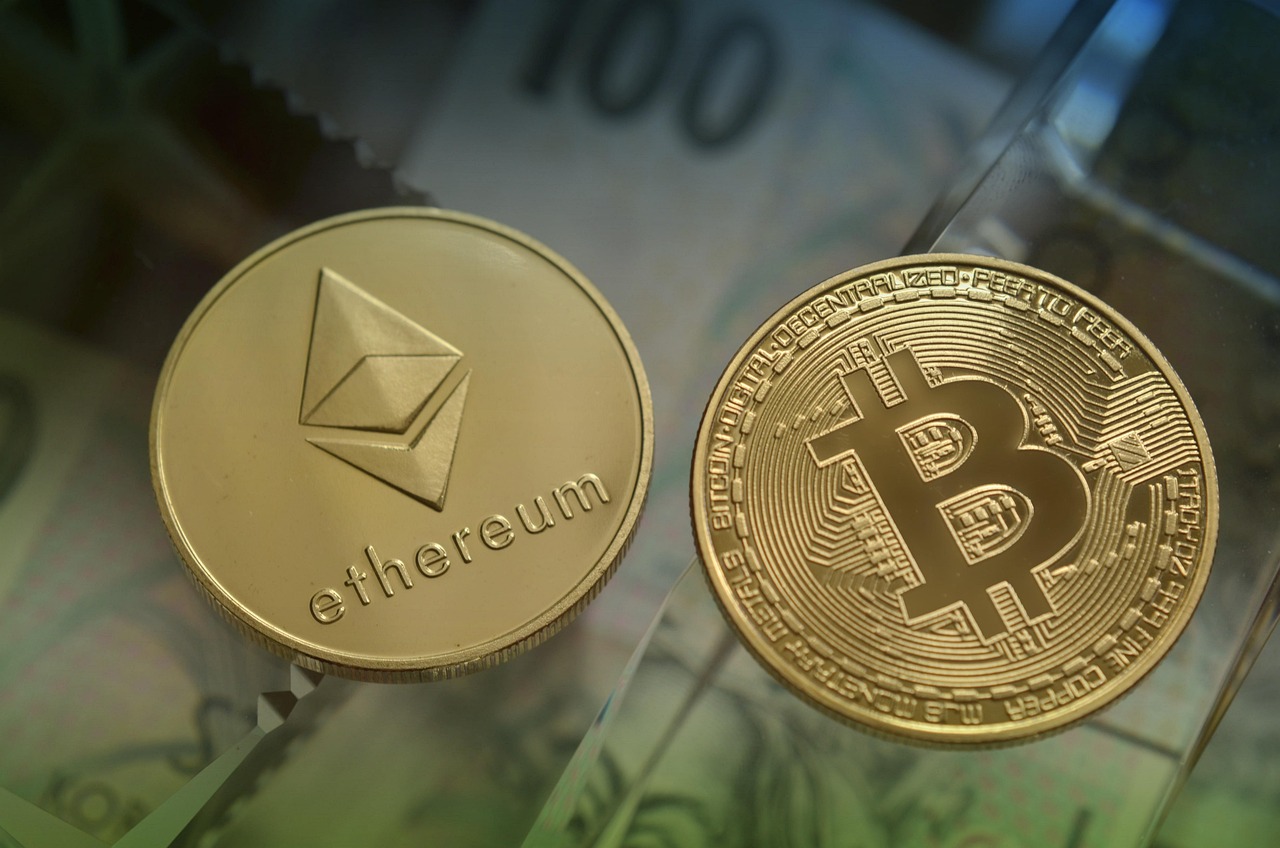 余弦：Hyperliquid上50倍杠杆巨鲸再以452万USDC做多ETH！爆仓价1391美元